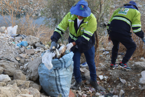 LIMPIEZA EN LAS FRANJAS DEL R&Iacute;O MAYLANKO